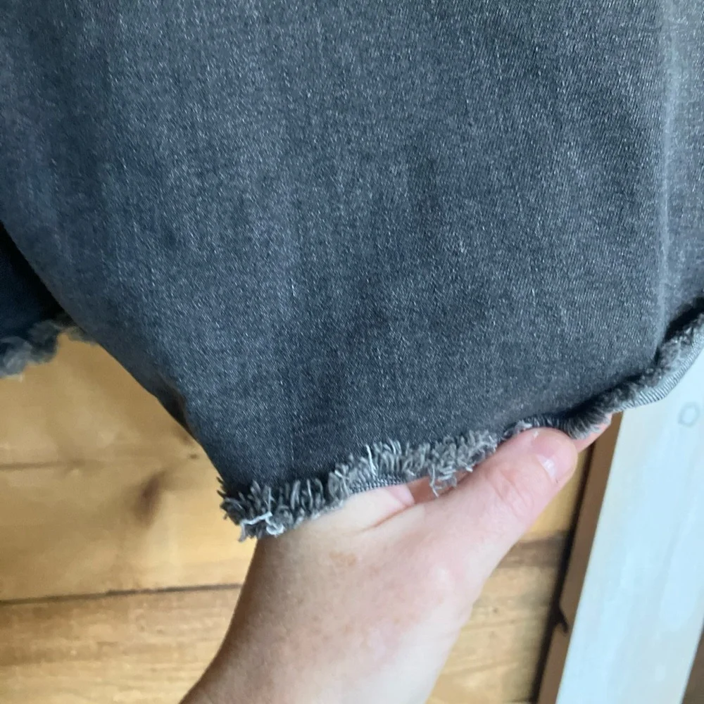 Levi's Black Jean Shorts Raw-Hem mid length shorts 34 - Picture 6 of 11